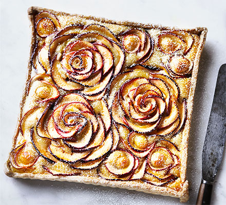 Apple rose tart