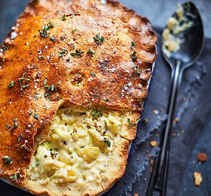 Cheddar cheese & shallot pie with fennel seed pastry