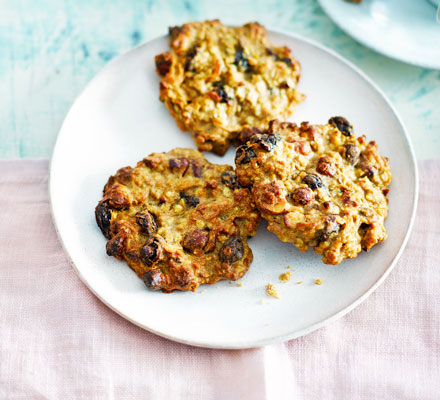 Oaty hazelnut cookies