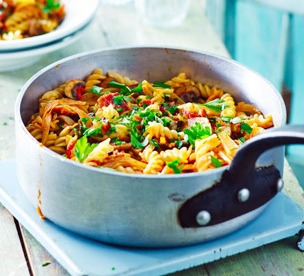 Chestnut mushroom, fennel & bacon fusilli