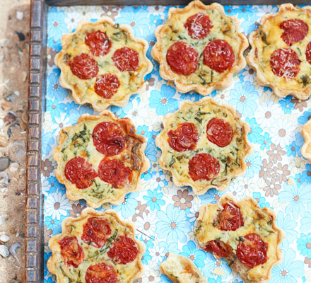 Roasted tomato & pancetta picnic quiches