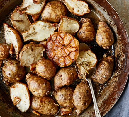 Crispy Jerusalem artichokes with roasted garlic & rosemary