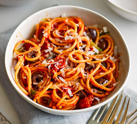 One-pan spaghetti with nduja, fennel & olives