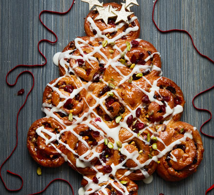 Cranberry & orange Chelsea bun tree