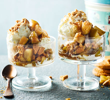 Apple crumble sundae