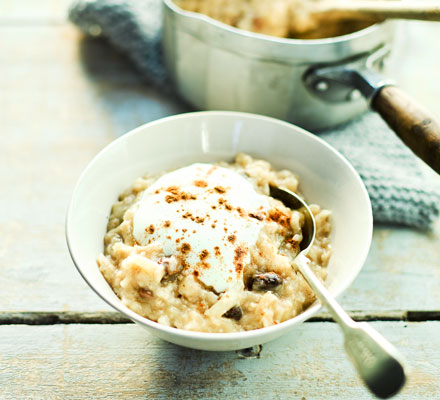 Cinnamon apple & raisin porridge