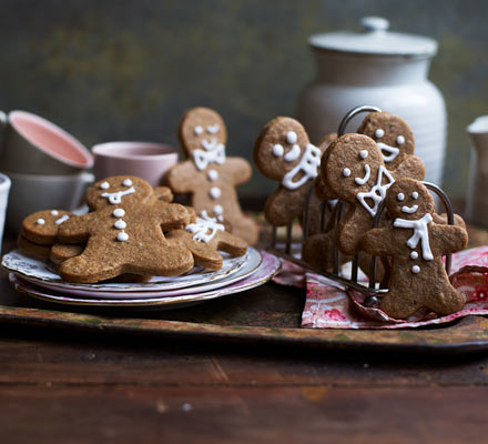 Vegan gingerbread people