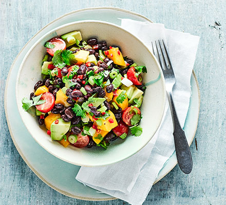 Guacamole & mango salad with black beans