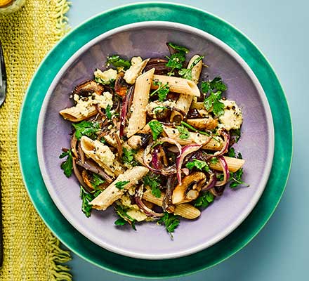 Garlicky mushroom penne