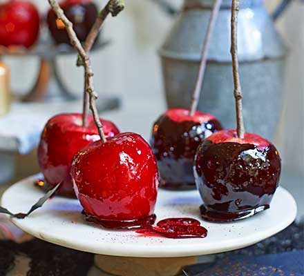 Halloween toffee apples