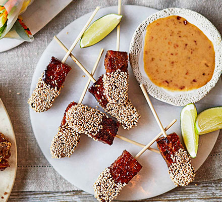 Teriyaki tempeh with peanut dip