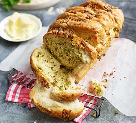 Cheese & garlic pull-apart loaf