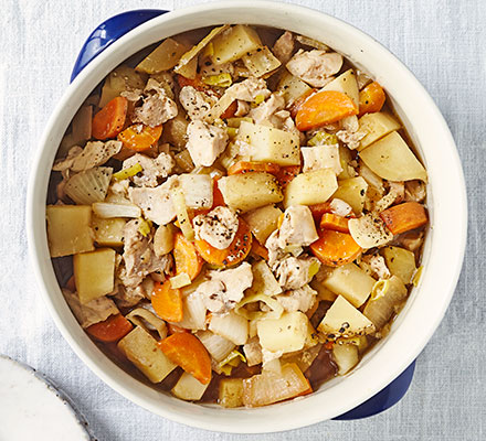 Easy slow cooker chicken casserole