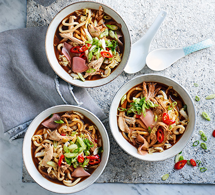 One-pot Chinese chicken noodle soup