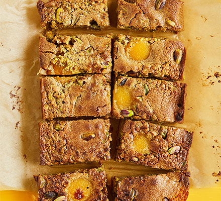 Apricot & pistachio frangipane blondies