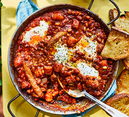 Campfire smoky bean brekkie