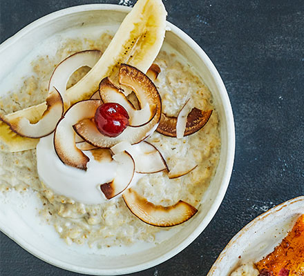 Banana colada porridge topper