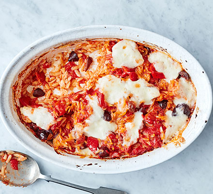 Baked tomato & mozzarella orzo