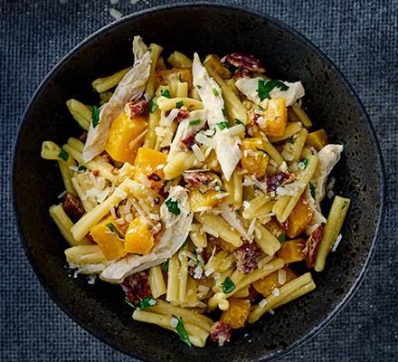 Creamy chicken, squash & pecan pasta