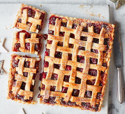 Mincemeat, cranberry & almond pie