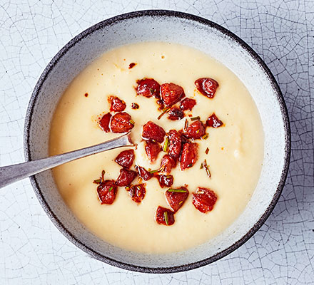 Leek, butter bean & crispy chorizo soup