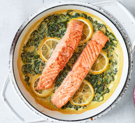 Creamy garlic, lemon & spinach salmon