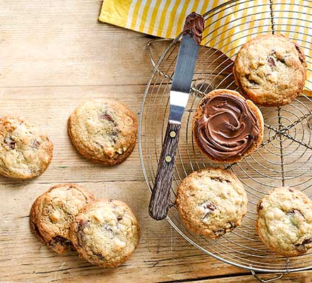 Hazelnut & chocolate cookie sandwiches