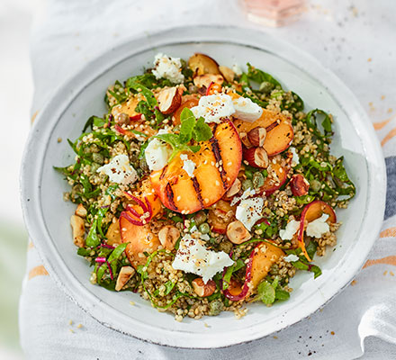 Quinoa, goat’s cheese & peach salad