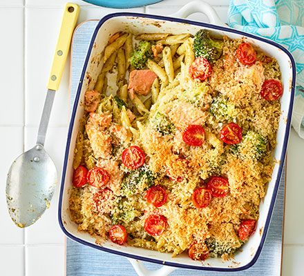 Pesto salmon pasta bake