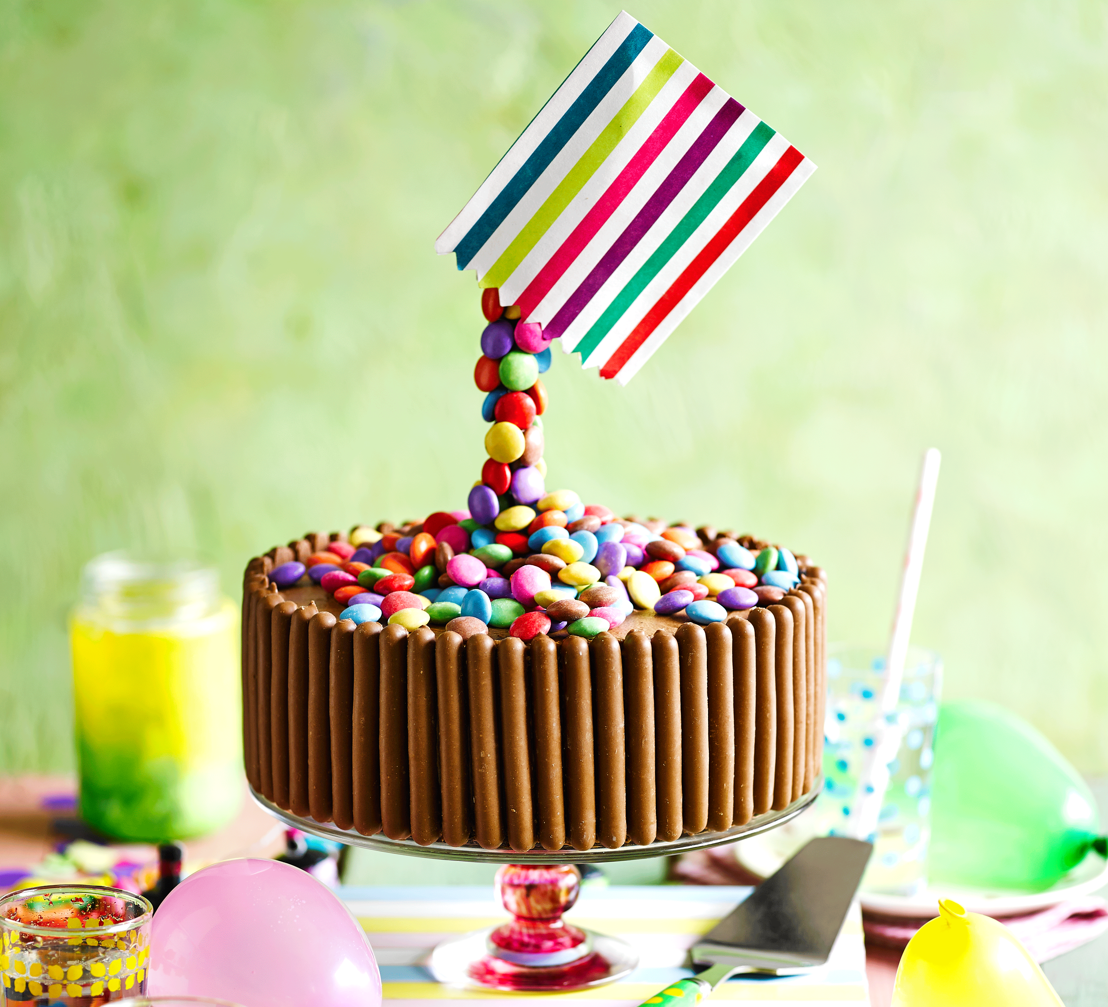 Gravity-defying sweetie cake