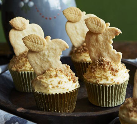 Apple crumble & custard cupcakes