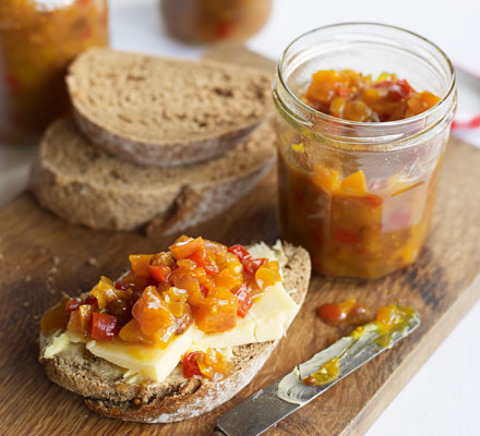 Spiced peach & pepper chutney