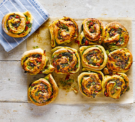 Cheese & pesto whirls