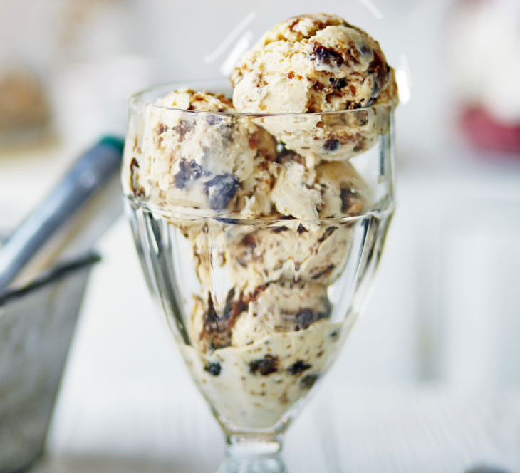 Christmas pudding ice cream