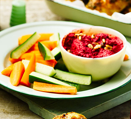 Creamy beetroot hummus