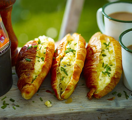 Cheesy scrambled egg croissants