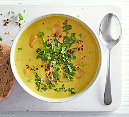 Lentil & cardamom soup