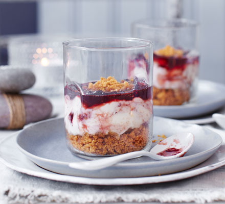 Lingonberry & ginger cheesecake pots