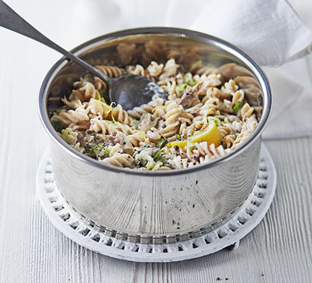 Lemon & pepper mackerel pasta