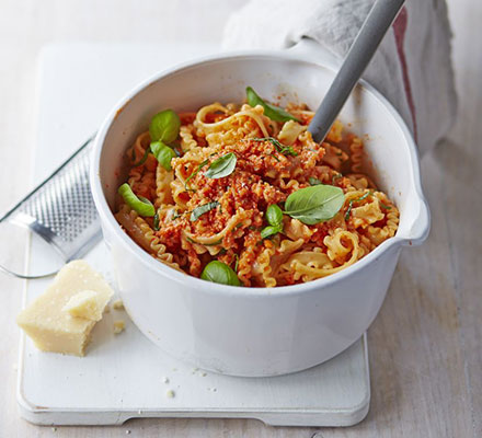 Roast pepper pesto with pasta