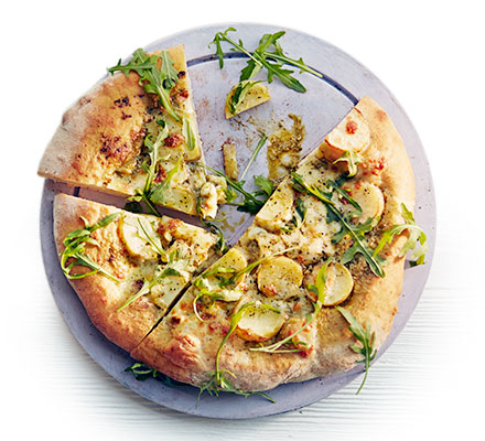 Potato & pesto pizza