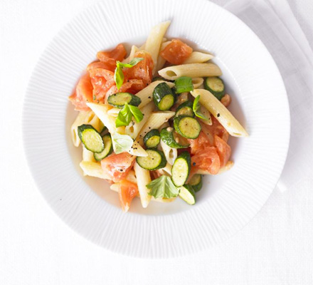 Fresh tomato & courgette penne