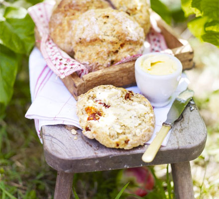 Sundried tomato soda bread baps