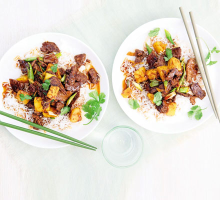 Pineapple, beef & ginger stir-fry