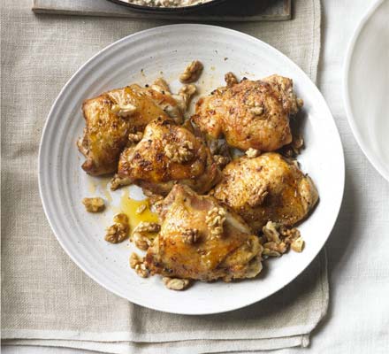 Roasted chicken with creamy walnut sauce