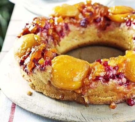 Peach & redcurrant sour cream ring