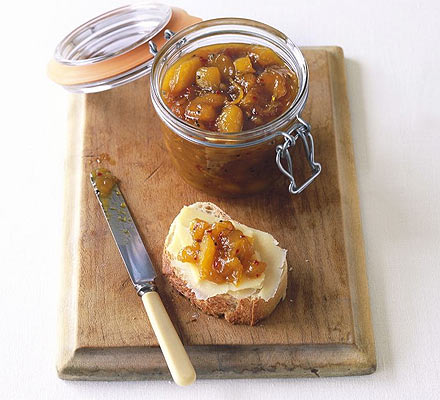 Fragrant mango & apple chutney