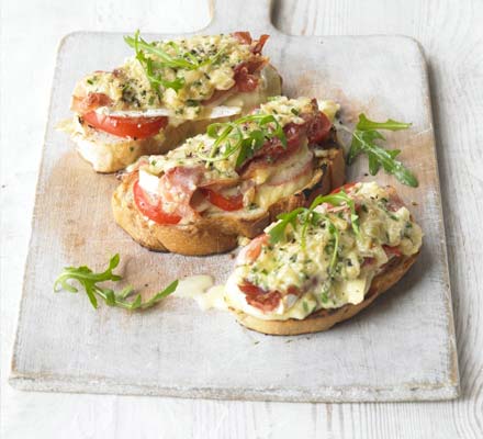 Brie bruschetta with tomato, herbs & Serrano ham