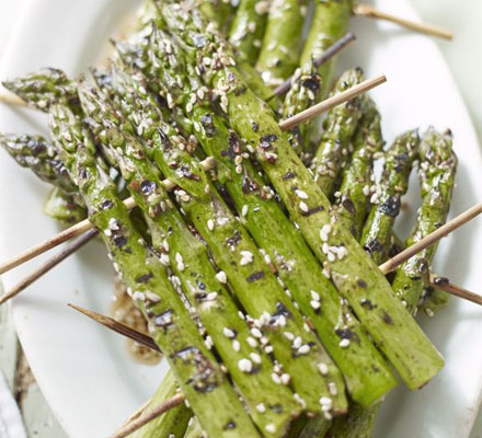 Sesame grilled asparagus rafts