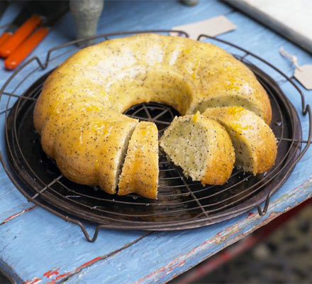 Grapefruit & poppy seed cake